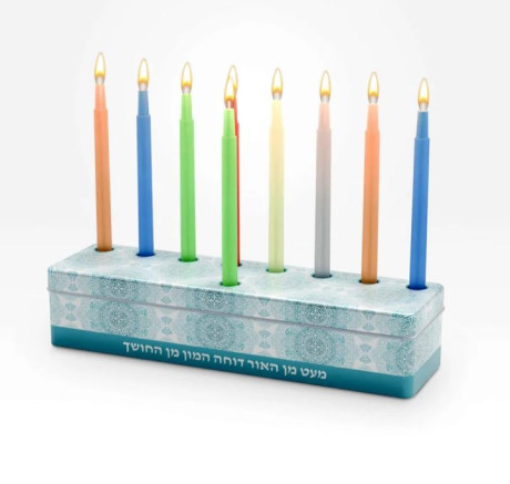 מארז חנוכייה מעוצב עם נרות דגם נריה